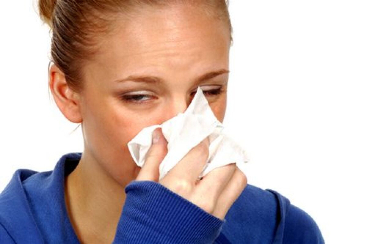 žena - kýchanie - alergia - senná nádcha 