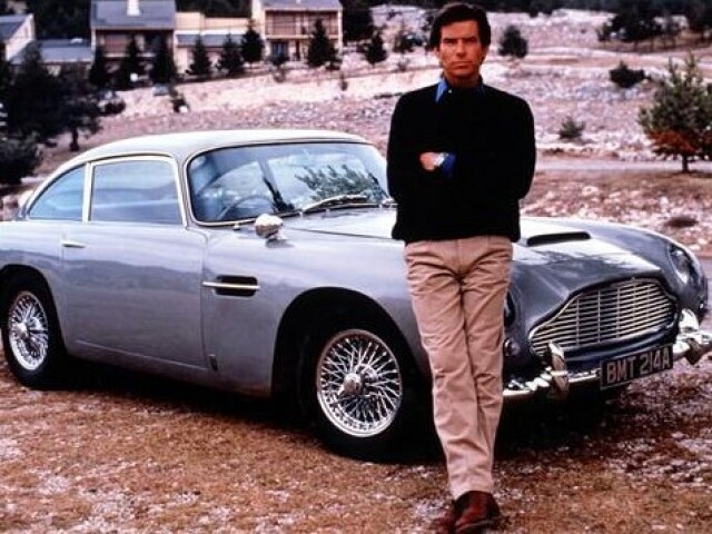 Aston Martin DB5 si zahral aj v neskorších bondovkách.