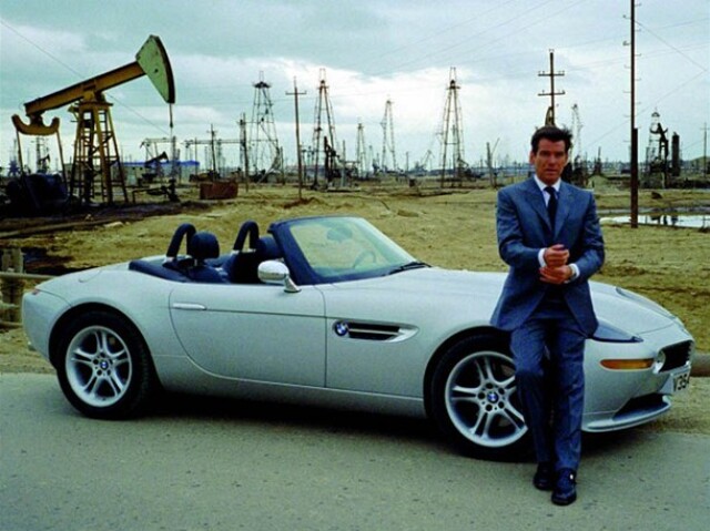 Bond povýšil BMW Z8 na zberateľský kus.