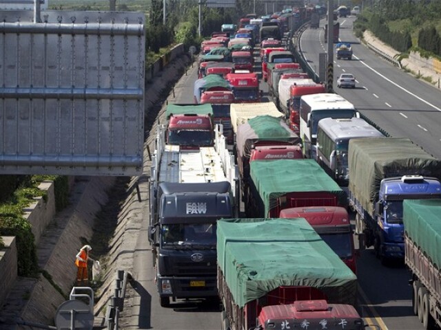 čína, doprava, zápcha, kamióny, dialnica