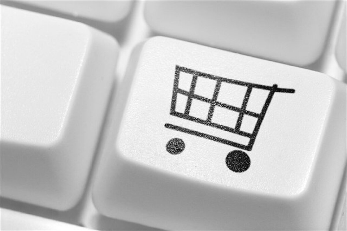 online nakupovani, nákupný košík, internetový obchod, e-shop, internet, klávesnica, kreditka, platba