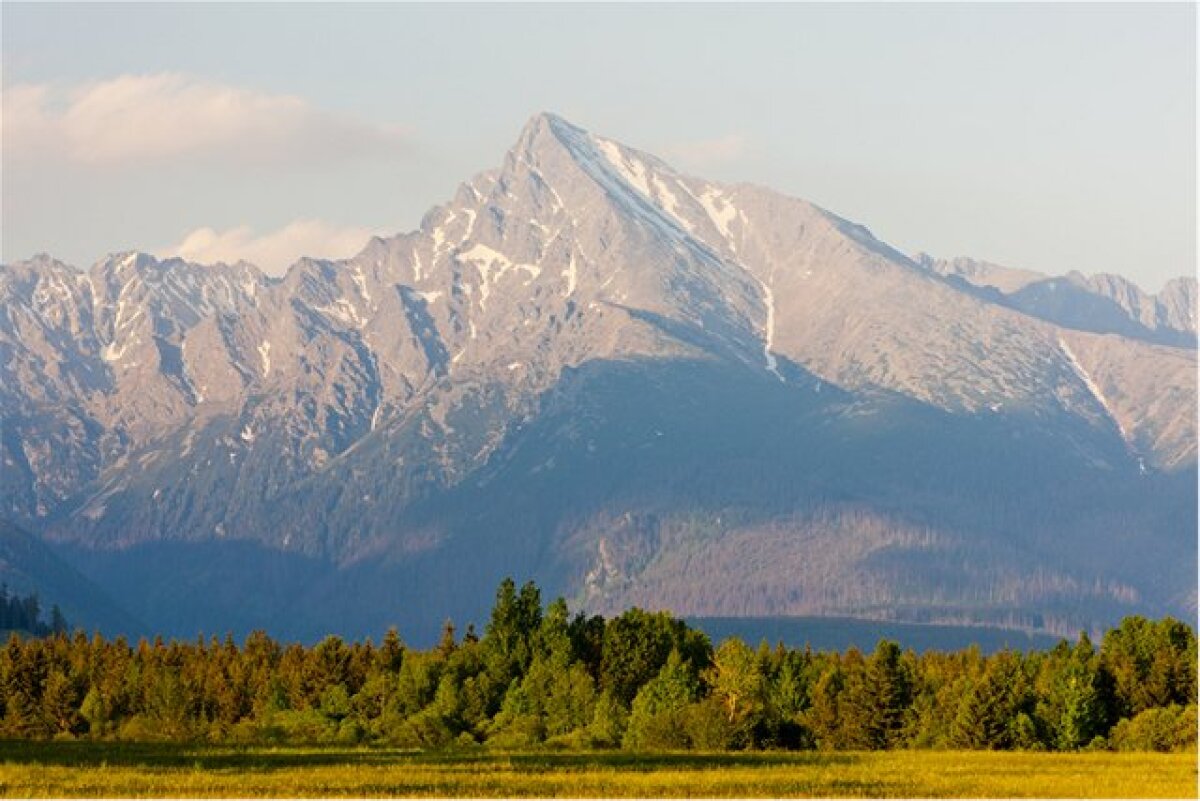 Do Tatier zavítala britská kráľovná Alžbeta s manželom princom Phillipom.  Podľa britských médií boli Tatry prvé horské stredisko, ktoré panovníčka navštívila. V ktorom roku?