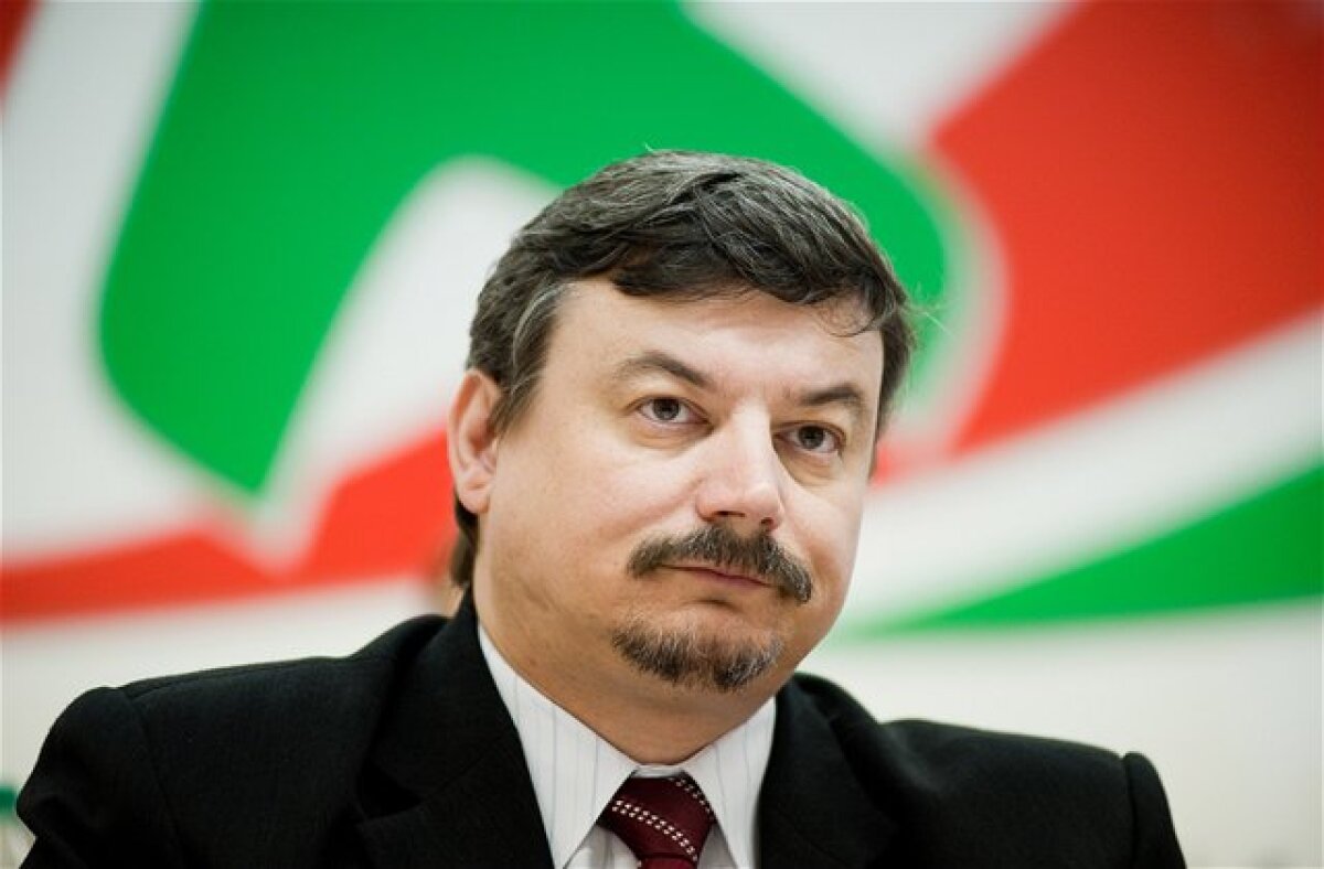 József Berényi, SMK 