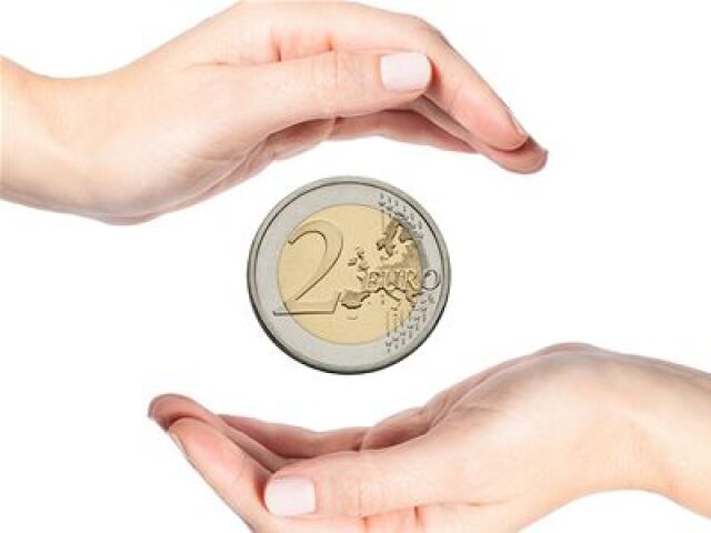 Euro, peniaz, ruky