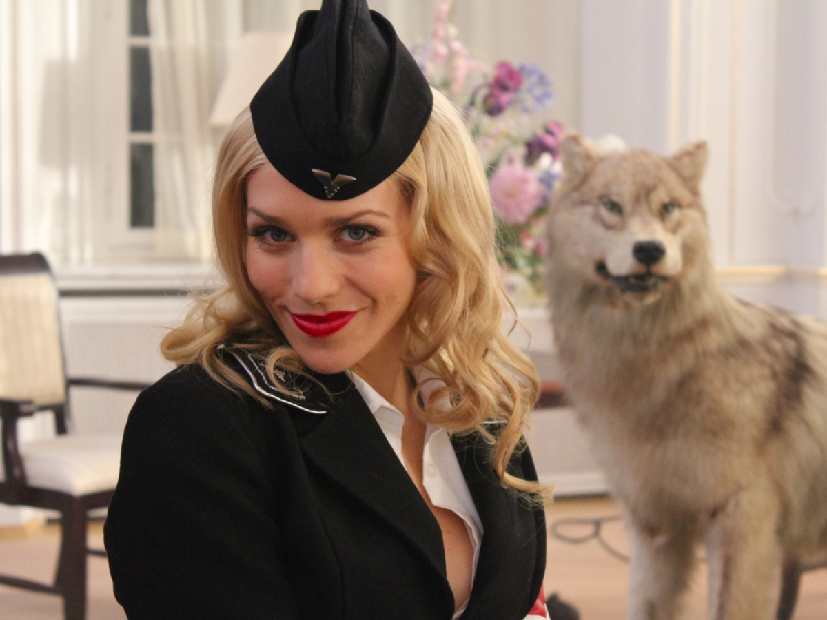 37 iron sky2 4x iron sky Julia Dietzeová