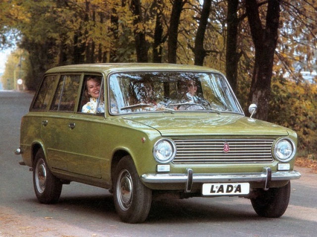 V marci 1972 sa objavilo praktické kombi VAZ 2102.
