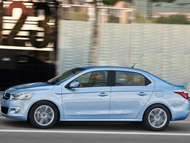 Koeficient aerodynamického odporu sedanu C-Elyssé má hodnotu 0,32. Pohotovostná hmotnosť benzínových verzií 1.2 VTi spĺňajúcich emisnú normu Euro 5 je približne o 50 kg vyššia, než hmotnosť verzií 1.2 VTi plniacich Euro 3 a Euro 4.