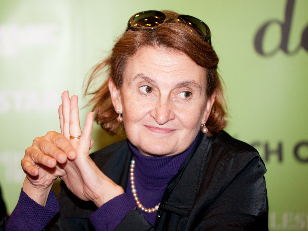 Eva Holubova, Cesta do lesa Holubová