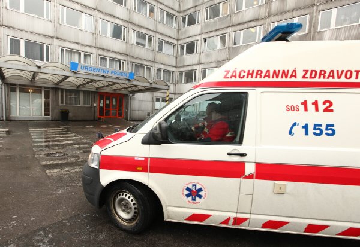 sanitka, záchranári, prvá pomoc