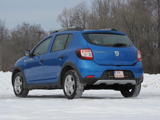 Testovali sme to najdrahšie Sandero v ponuke. Svetlá výška verzie Stepway je až 207 mm (+ 44 mm oproti štandardnému Sanderu).