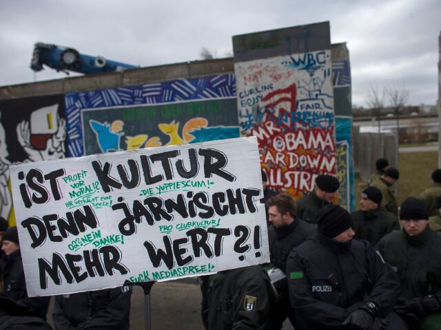 Berlísnky múr, protesty
