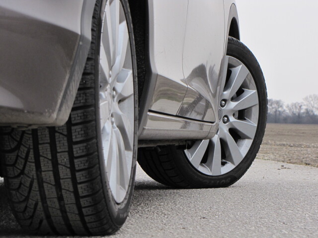 Testovaný Civic 1.6 i-DTEC jazdil na pneumatikách Pirelli Sottozero Winter 210 s rozmermi 225/45 R 17.