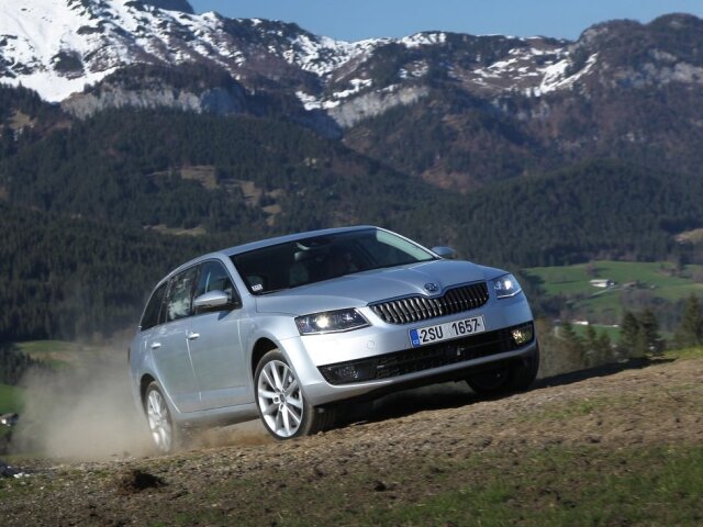 S pohon 4x4 dostáva motor 1.8 TSI aj vyššiu porciu krútiaceho momentu (280 Nm proti 250 Nm pri verzii 4x2).