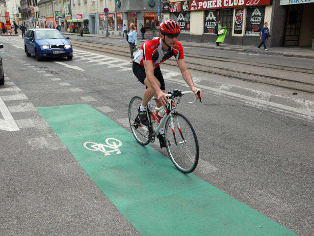 cyklotrasa, bicykel,centrum Bratislava, cyklista