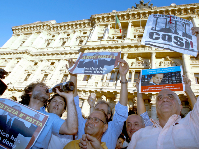 Berlusconi, taliansko, súd, škandál, väzenie