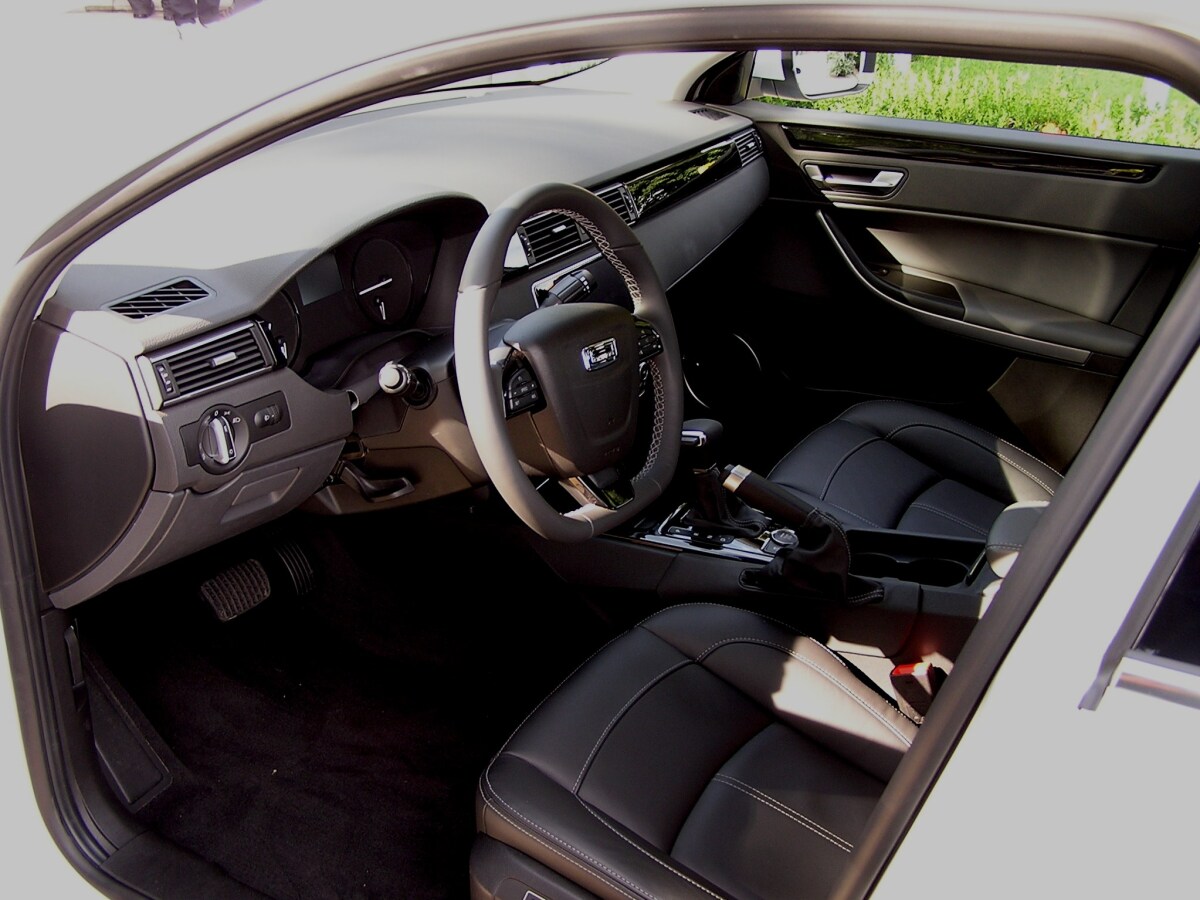 Qoros 3