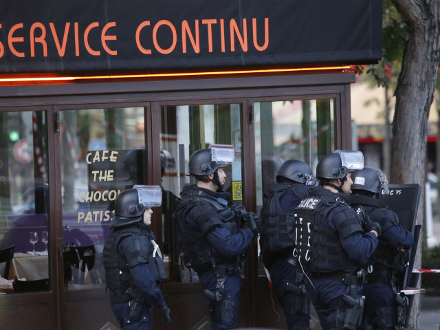 Paríž, banka, rukojemník, vyjadnávanie, policajti