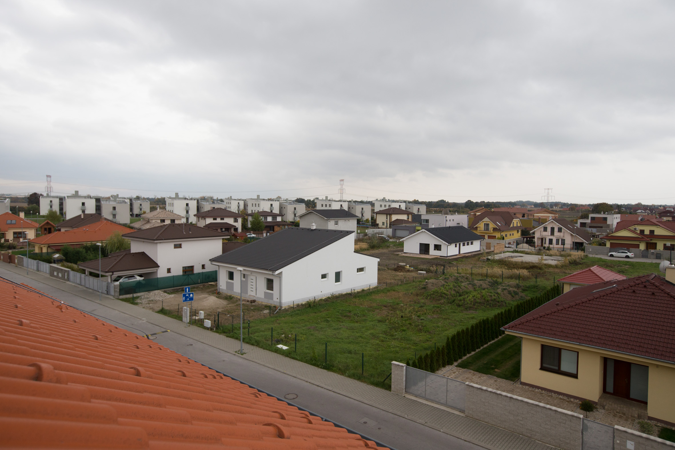 V Čiernej vode žije odhadom už štyri- až päťtisíc ľudí.