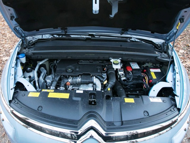 Motor 1,6 e-HDi je pre Grand C4 Picasso ideálnou voľbou. Dokáže byť veľmiúsporný, a pritom ponúka slušnú dynamiku.