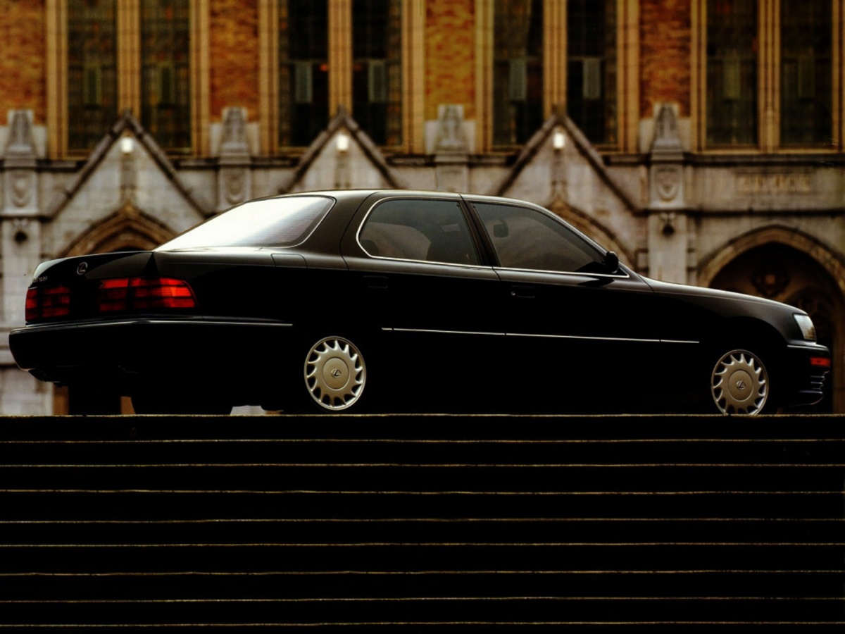Lexus LS 400