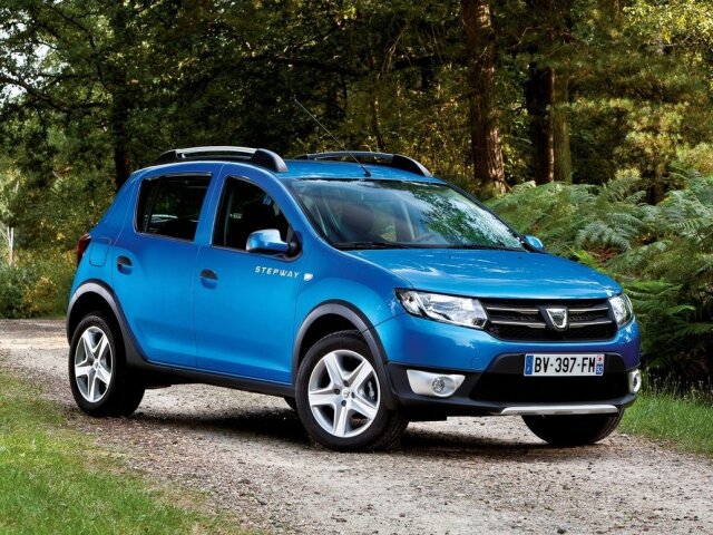 Najúspešnejším modelom Dacie je hatchback Sandero s počtom 150 672 predaných kusov. V štatistikách ho napríklad vo Francúzsku predbehli v triede subkompaktov len Peugeot 208 a Renault Clio.