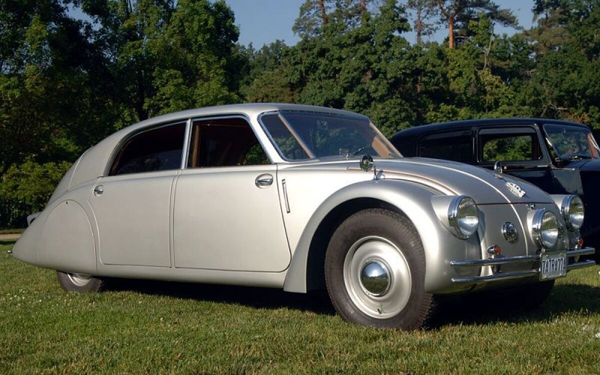 Tatra 77