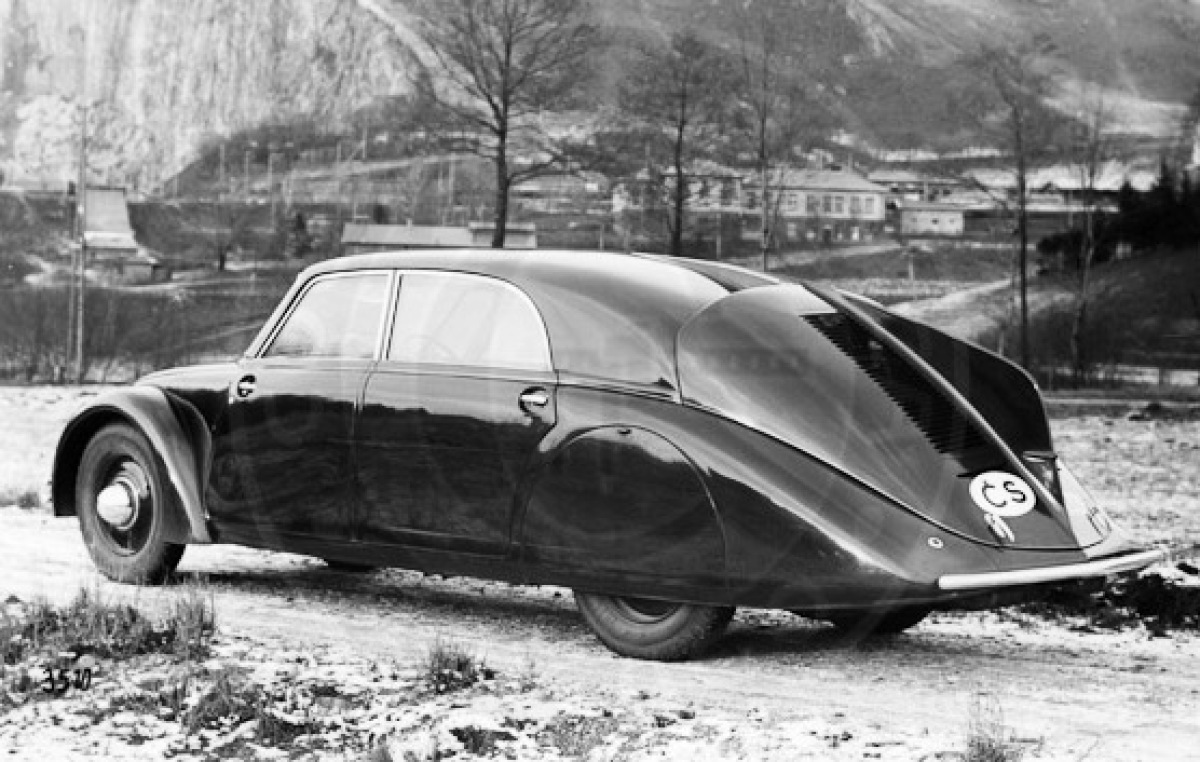 Tatra 77