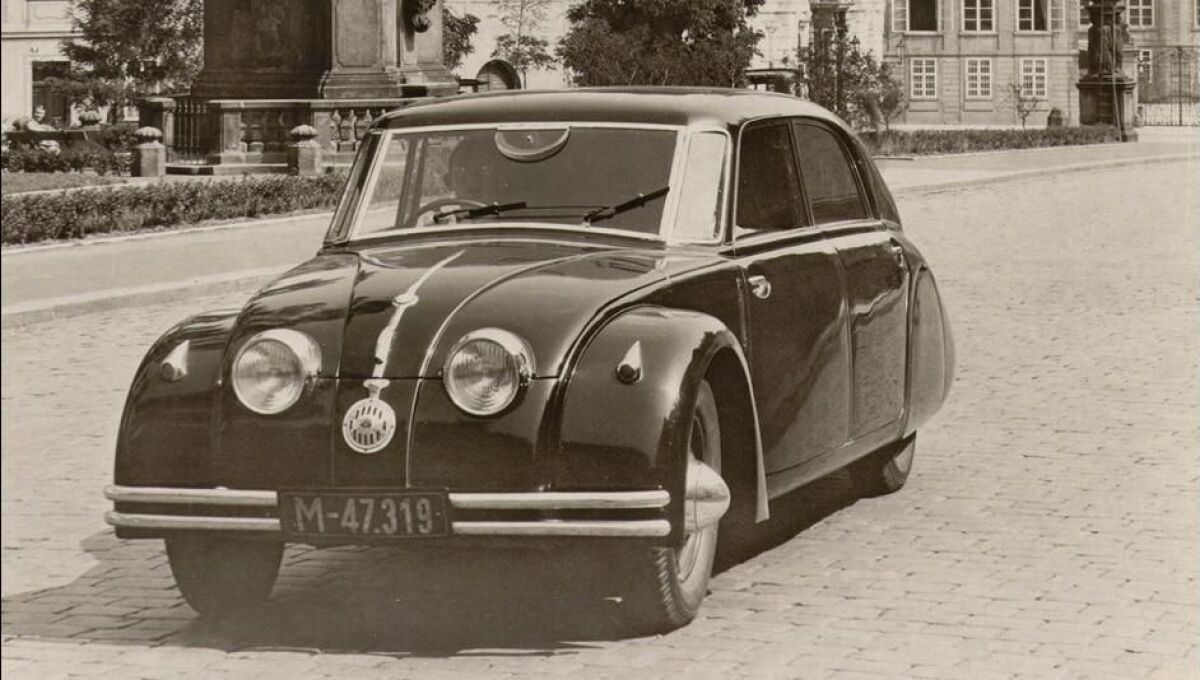 Tatra 77