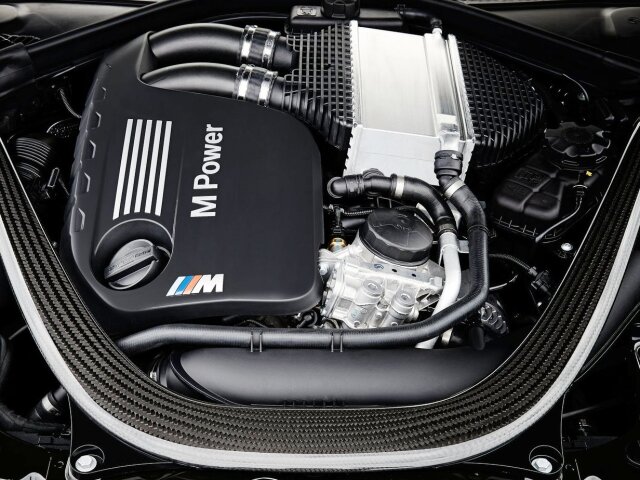Po prvý raz je M4 Cabrio, ktoré nahrádza pôvodné otvorené M3, vybavené preplňovaným motorom. Z troch litrov dáva tento 6-valec úžasných 317 kilowattov.