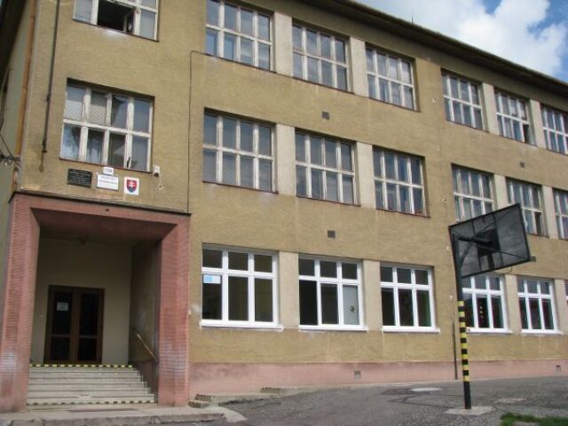 škola, Hronský Beňadik