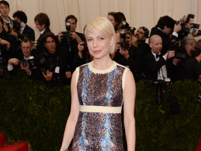 Michelle Williams v kreácii Louis Vuitton. 