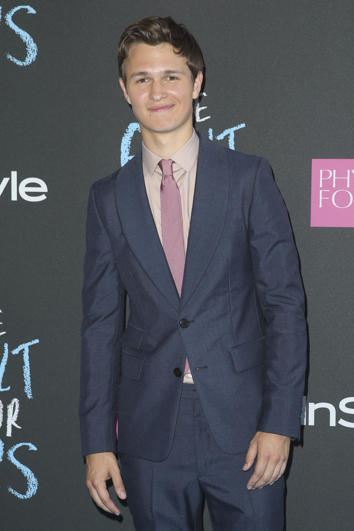 Herec Ansel Elgort.