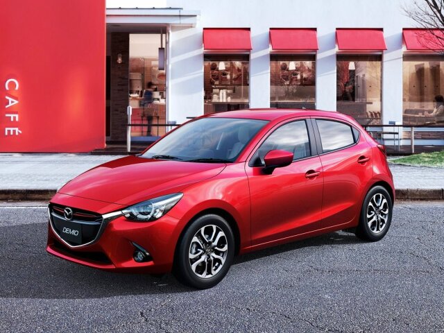 Mazda 2 patrí k horúcim kandidátom. Pritom jedno zlato z tejto súťaže už má. Postarala sa o to jej predošlá generácia.