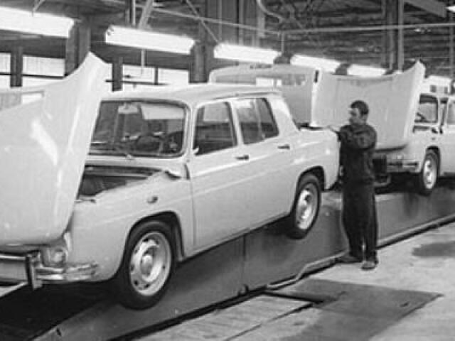 V Mioveni sa začali vyrábať licenčné Renaulty 8 už v roku 1968.