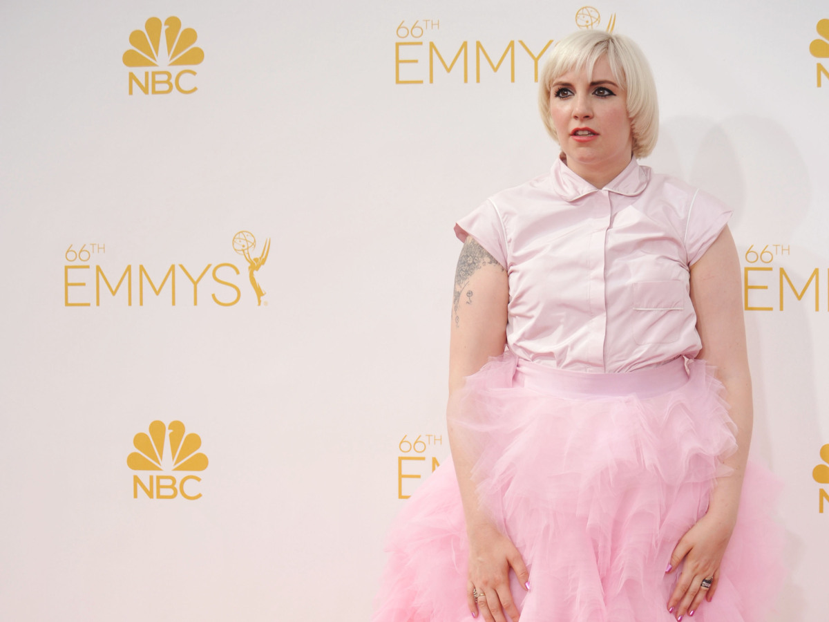 Lena Dunham dorazila v kreácii Giambattista Valli Couture. 