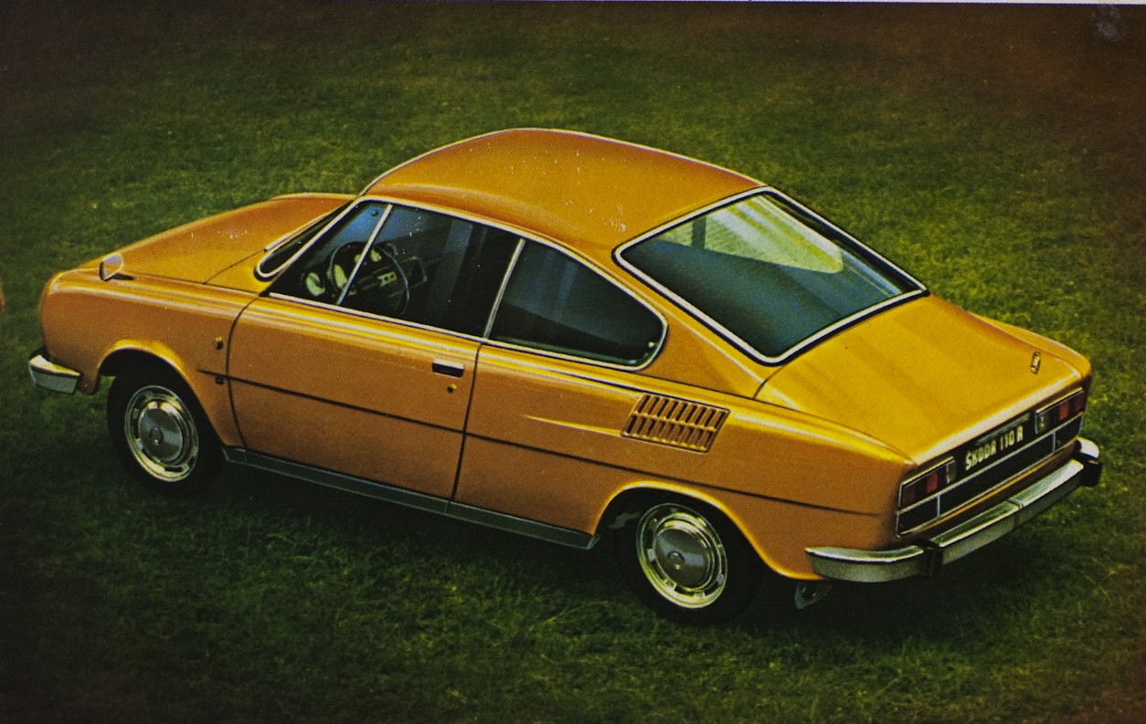 K modelovému radu 100/110 patrí neodmysliteľne kupé 110 R. Do vienka dostalo aj silnejší motor s výkonom 38 kW.