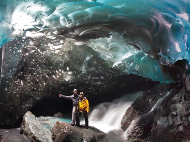 Jaskyňa na Islande sa počas roka mení.