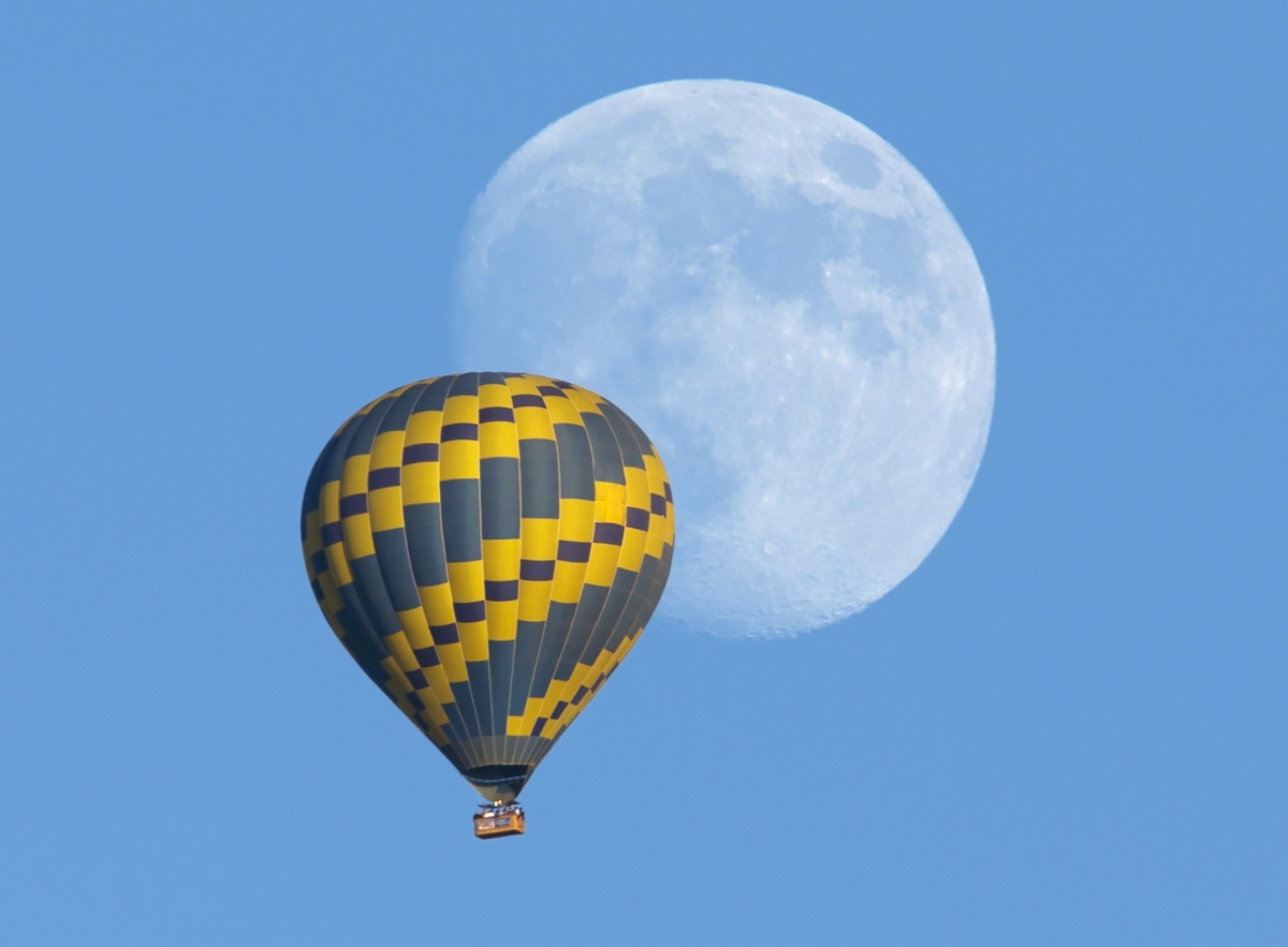 balón, mesiac