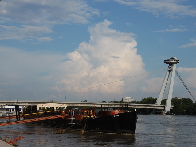 Bratislava, prístav, lod