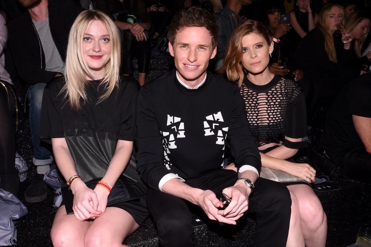 Zľava: Dakota Fanning, Eddie Redmayne, Kate Mara.