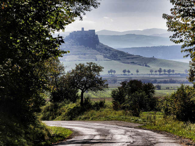 Cesta okolo Spišského hradu dostane každého šoféra.