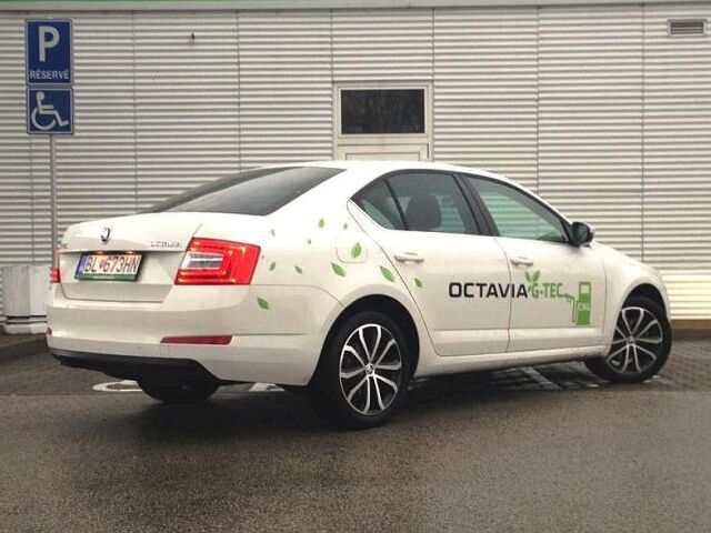 Hmotnosť Octavie G-Tec vzrástla v porovnaní s približne rovnako výkonnou Octaviou 1,2 TSI až o 160 kg.