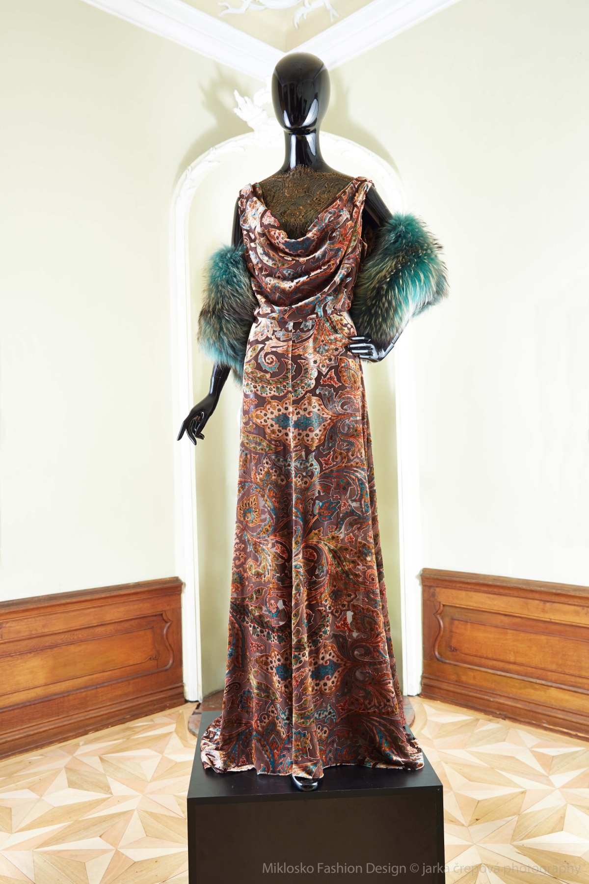 Miklosko Fashion Design. 