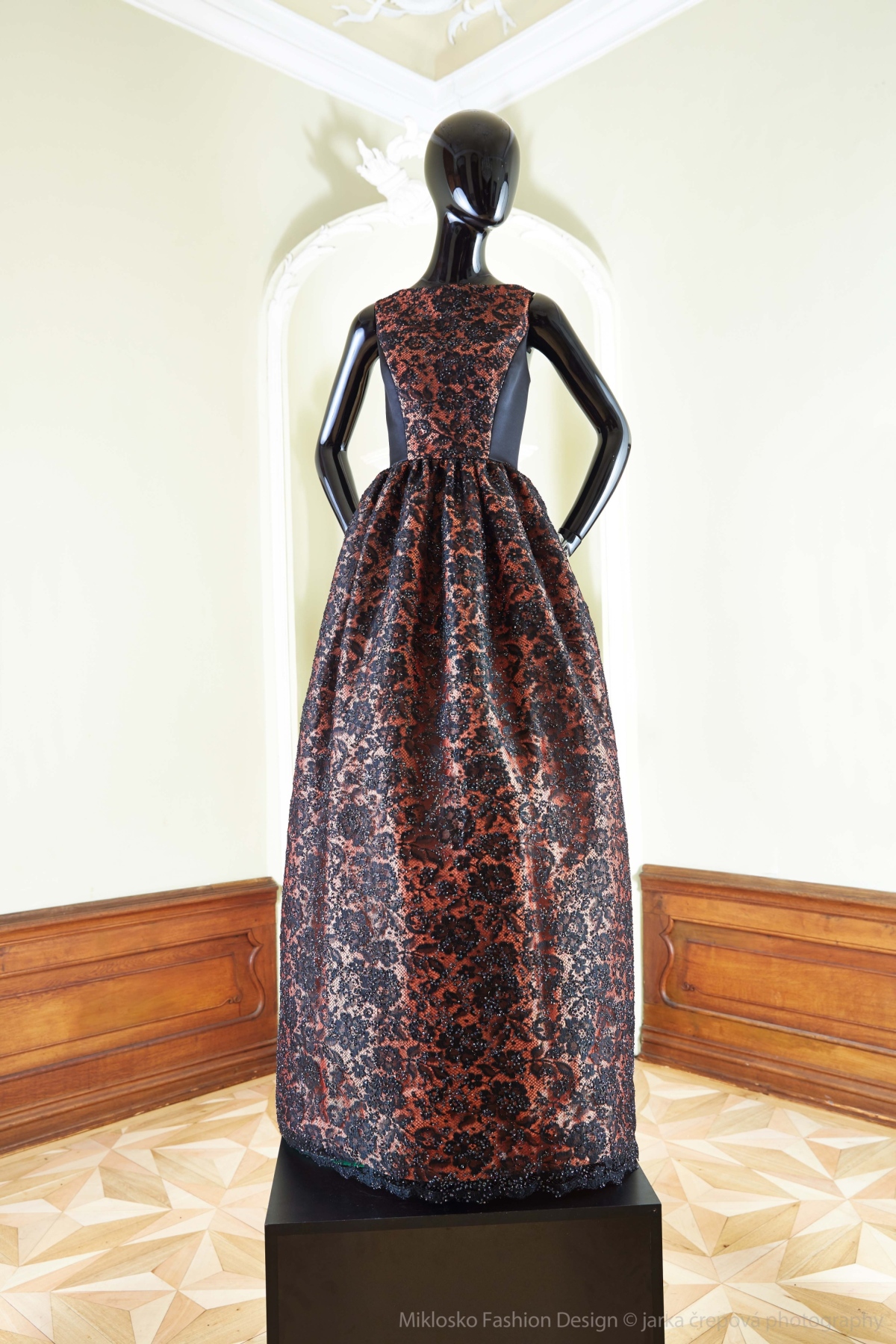 Miklosko Fashion Design. 