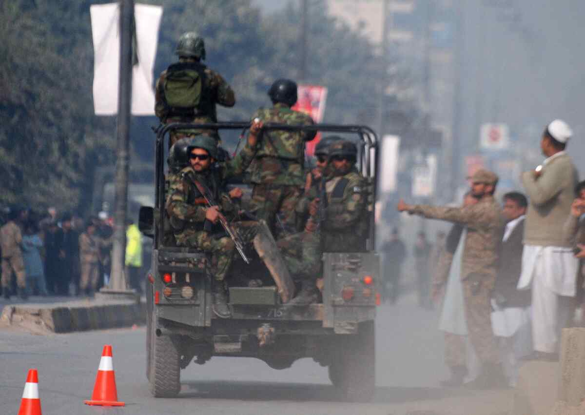 Taliban, útok na školu