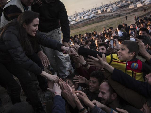 Herečka Angelina Jolie počas svojho príhovoru v Iraku. 