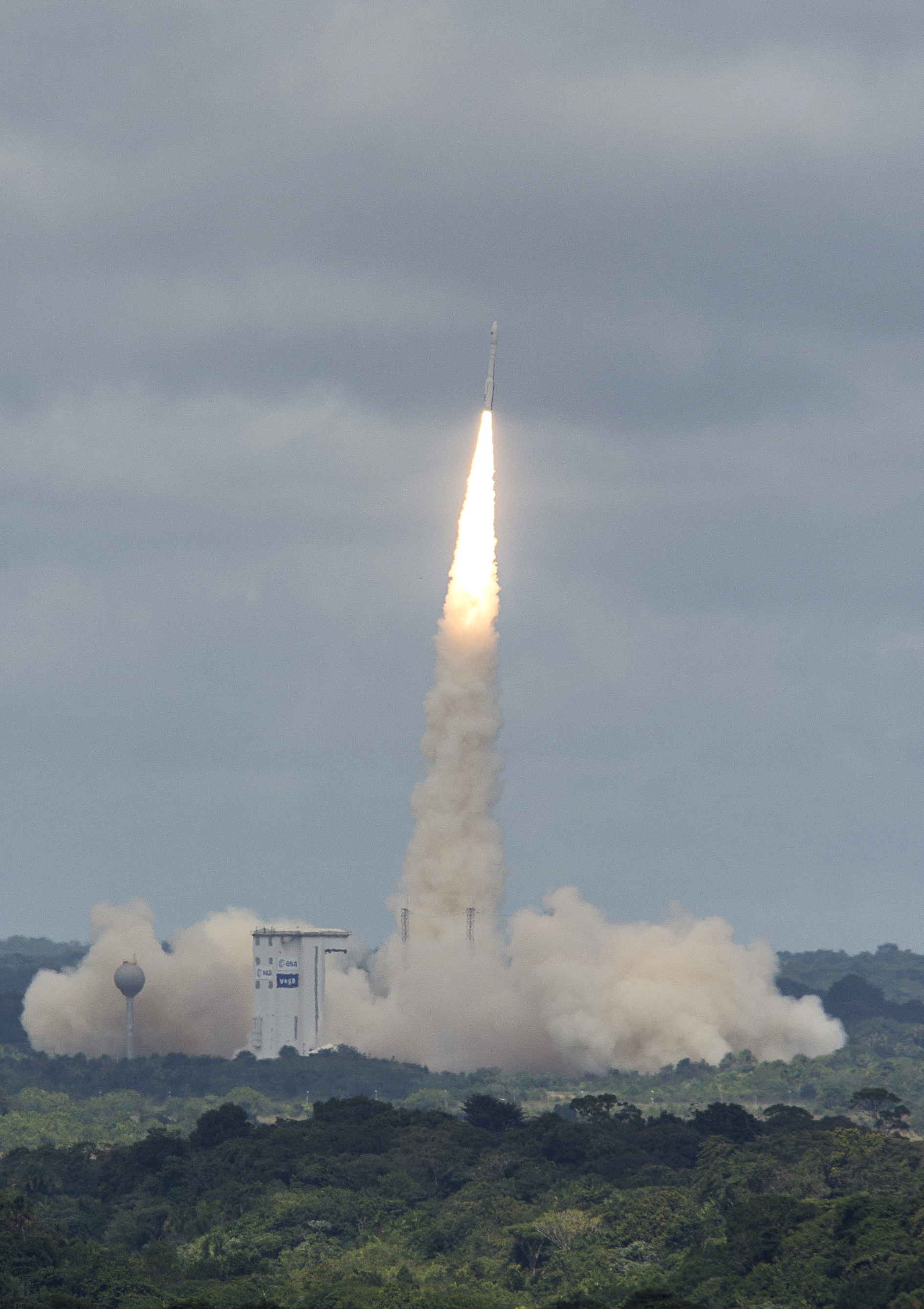 Raketa Vega odštartovala z kozmodrómu Kourou vo Francúzskej Guajane.