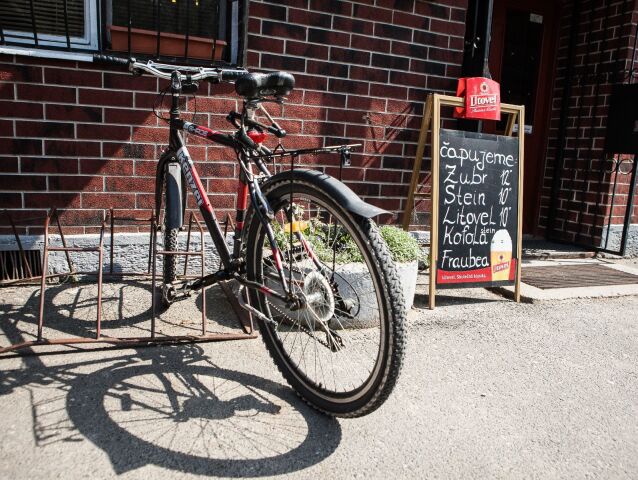 bicykel, hostinec, krčma, alkohol, cyklista