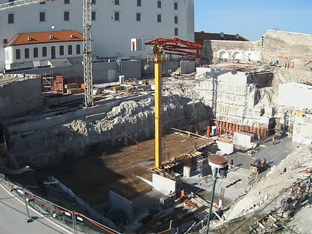 hrad, Bratislava, garáže