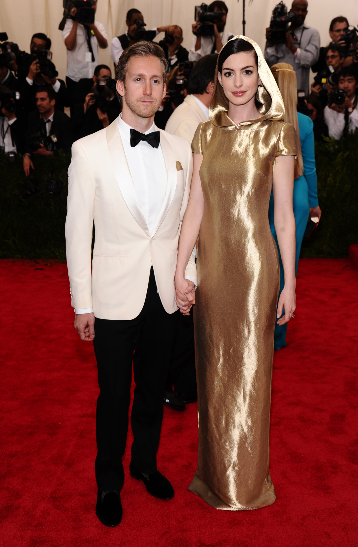 Herečka Anne Hathaway a jej manžel Adam Schulman.